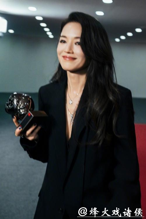 舒淇首导进金像奖，港片导演圈要“换班”了？这波太狠了！