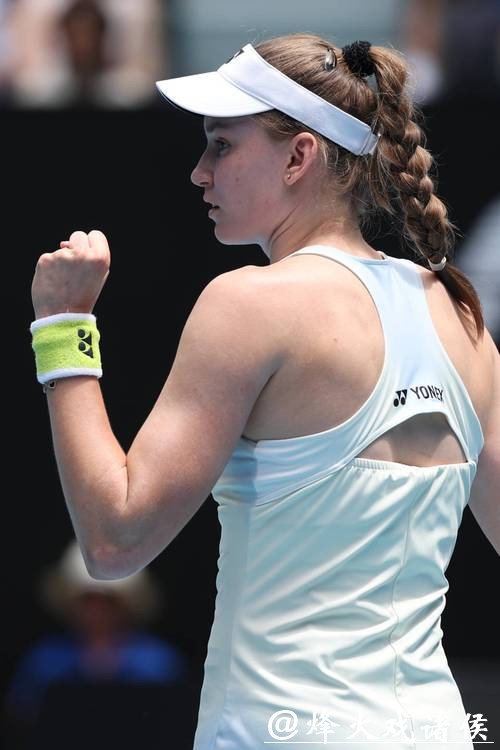 莱巴金娜横扫斯瓦泰克 3年后再进澳网四强 莱巴金娜横扫斯瓦泰克 3年后再进澳网四强