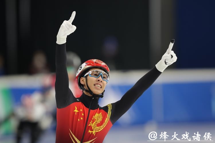 孙龙:短道速滑偶然性大 希望接下来我们发挥更沉稳 孙龙:短道速滑偶然性大 希望接下来我们发挥更沉稳