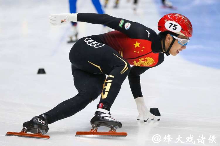 孙龙：短道速滑偶然性大 希望接下来我们发挥更沉稳